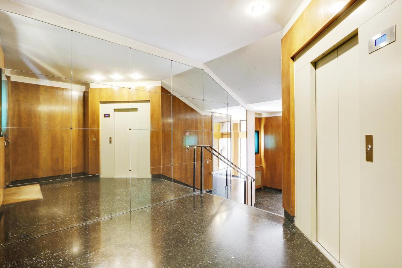 Pick A Flat's Apartment in Triangle d'Or - Pierre 1er de Serbie Paris Exterior foto