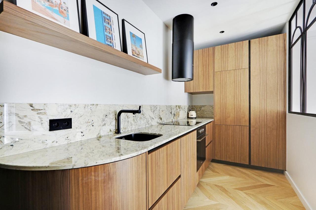 Pick A Flat's Apartment in Triangle d'Or - Pierre 1er de Serbie Paris Exterior foto